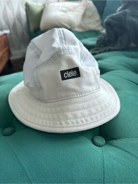 White Sun Bucket Hat Ciele